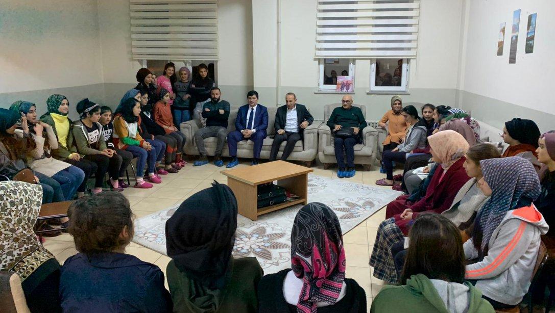 Kaymakamımız Sayın Ahmet GÜNERİ'den Pansiyonda Kalan Öğrencilerimize Ziyaret